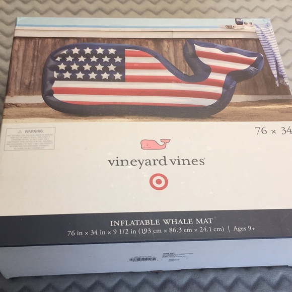 Vineyard Vines Target inflatable whale mat NEw - Picture 1 of 3
